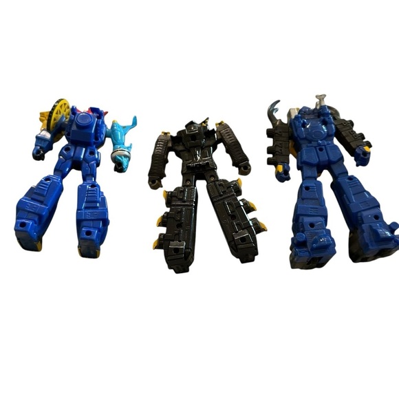 Action Figure Set with Blue and Black Robots - Picture 2 of 5